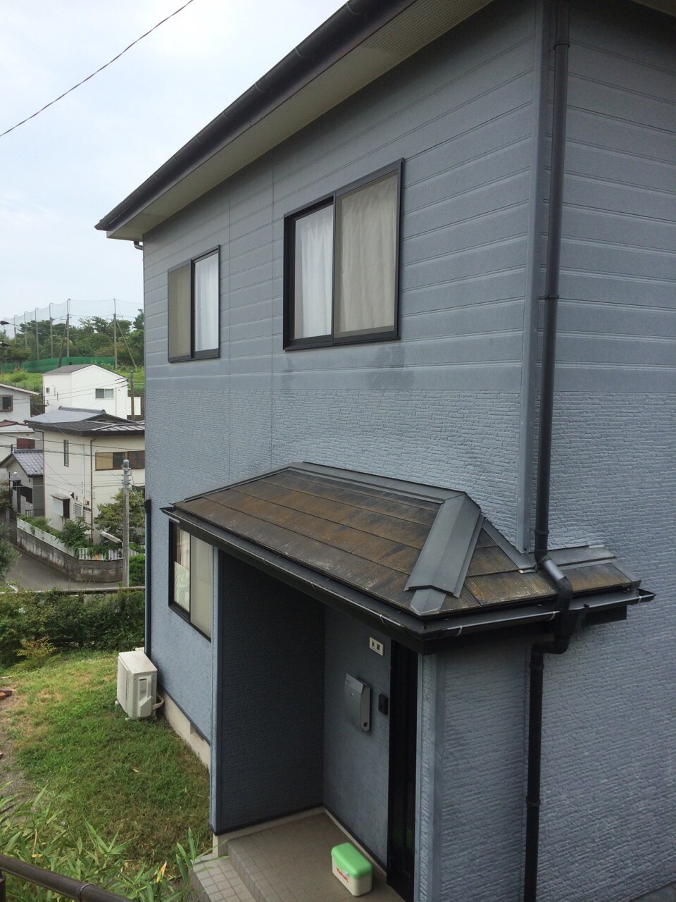 施工前　外壁塗装：コスモマイルドシリコン塗料　施工地域：神奈川県茅ヶ崎市